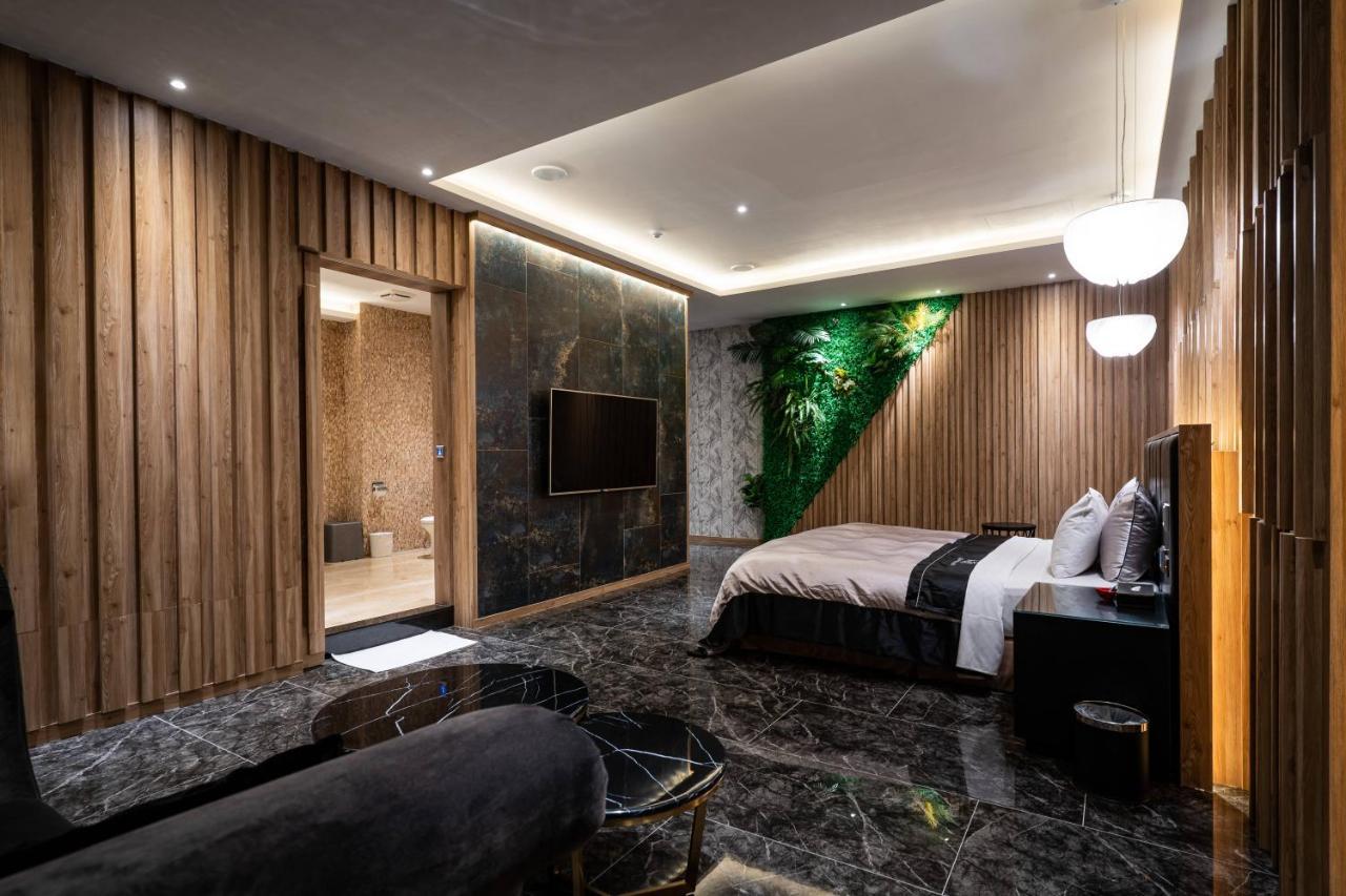 Aquarius Motel Taichung Exterior foto