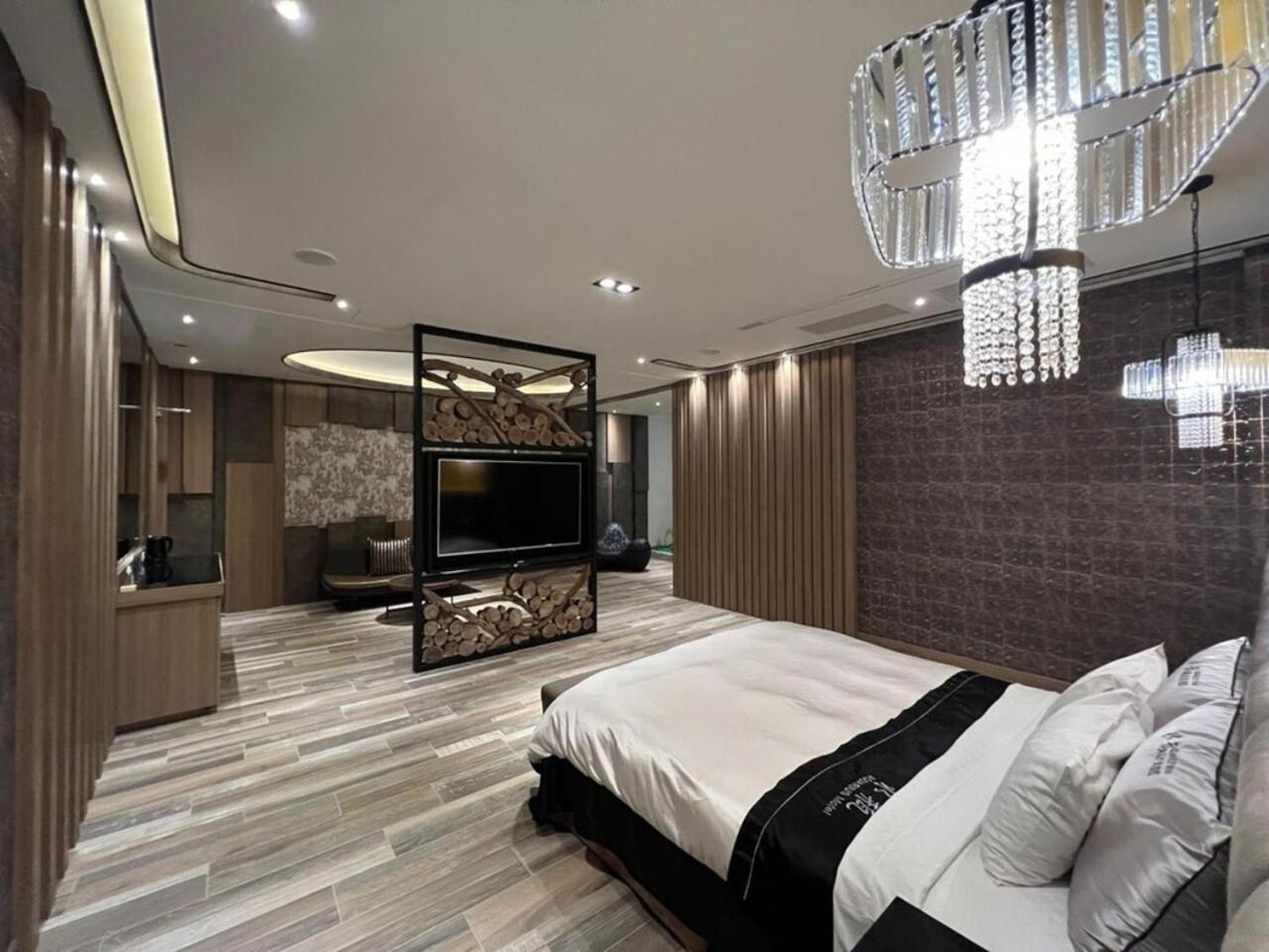 Aquarius Motel Taichung Exterior foto
